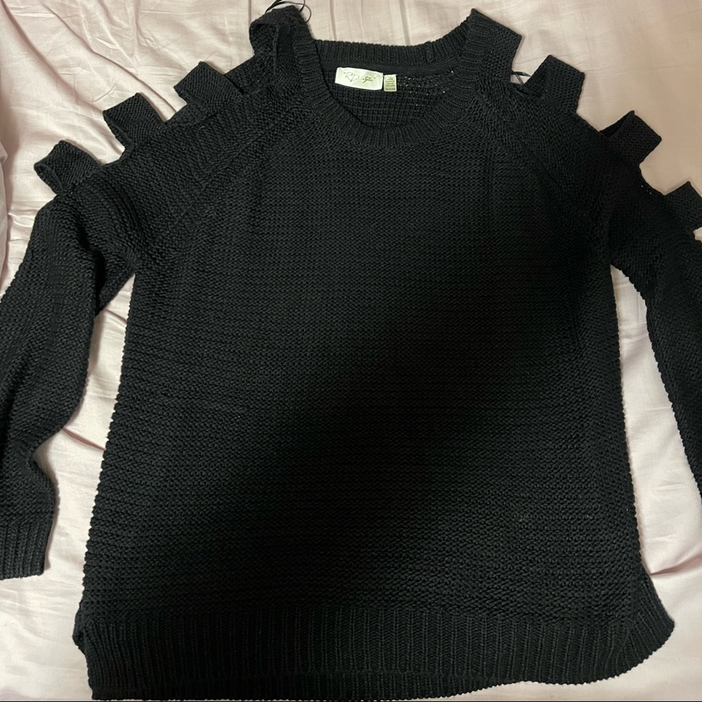 Very cute top. Only worn once!